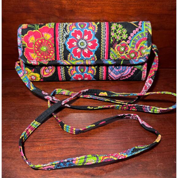 Vera Bradley Knot Just a Clutch in Symphony in Hue Purse Wallet Crossbody - Picture 1 of 6